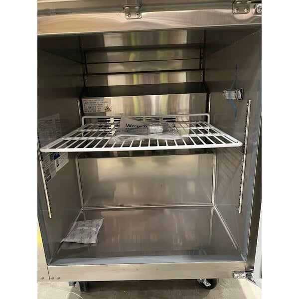 Scratch and Dent Avantco SS-UC-27R-HC 27" Undercounter Refrigerator