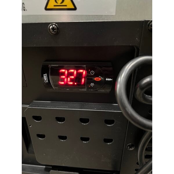 Scratch and Dent Avantco SS-UC-27R-HC 27" Undercounter Refrigerator