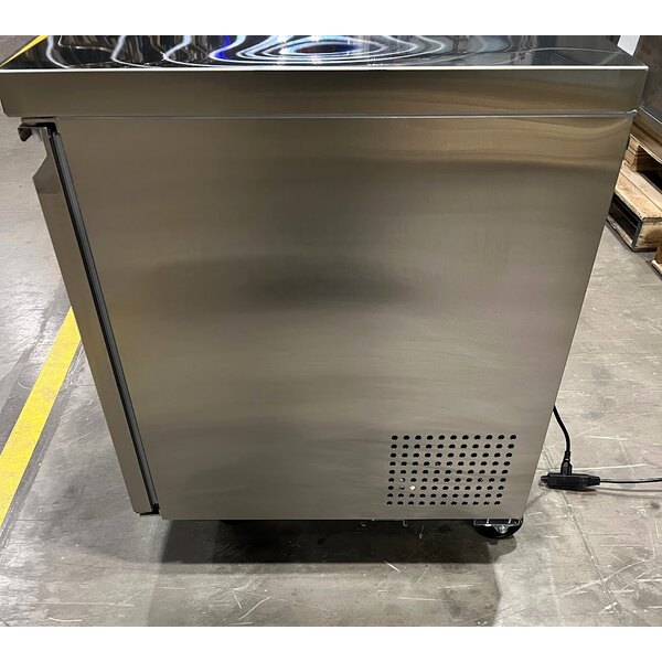 Scratch and Dent Avantco SS-UC-27R-HC 27" Undercounter Refrigerator