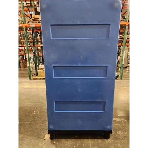 Scratch and Dent Bonar Plastics PB55 Polar 55 Cu. Ft. Dry Ice Box