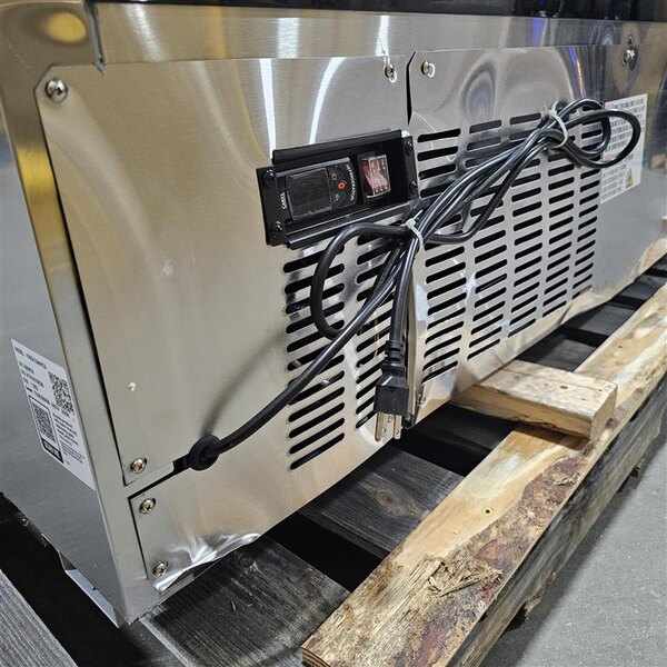 Scratch and Dent Avantco DLC64-HC-S 64" Stainless Steel Curved Glass Refrigerated Deli Case