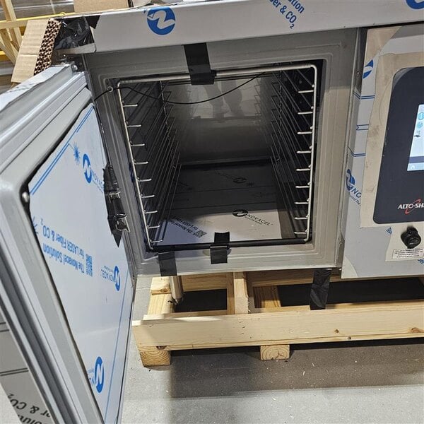 Scratch and Dent Alto-Shaam QC3-20 57" Quickchiller Reach in Commercial Work Top Blast Chiller - 60 lb.