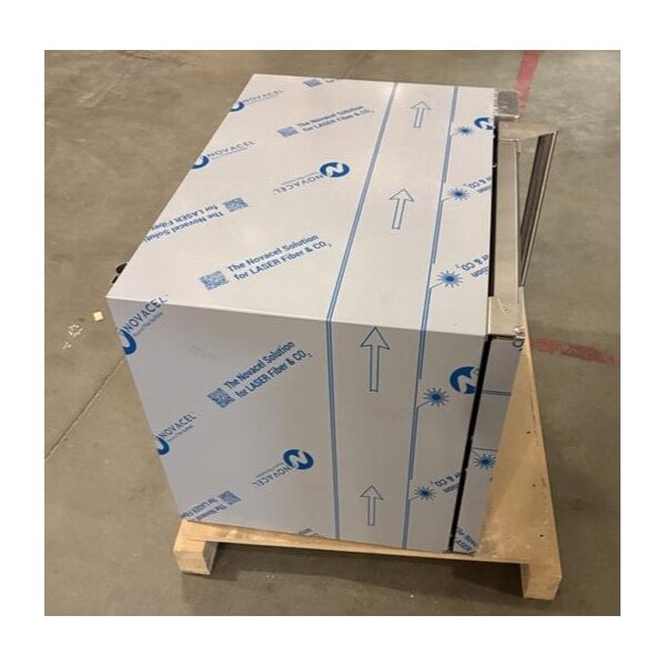 Scratch and Dent Moffat USE31D4-P Turbofan Single Deck Half Size Electric Convection Oven / Broiler with Digital Controls - 208V, 1 Phase, 2.9 kW