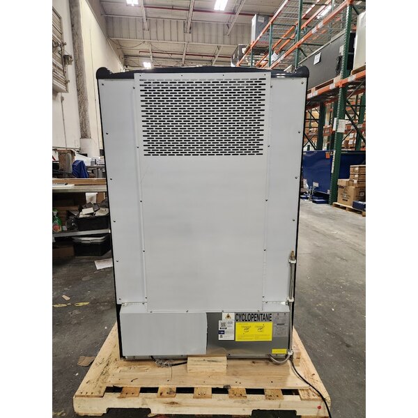 Scratch and Dent Avantco BMAC-36HC 36" Black Vertical Air Curtain Merchandiser - 115V