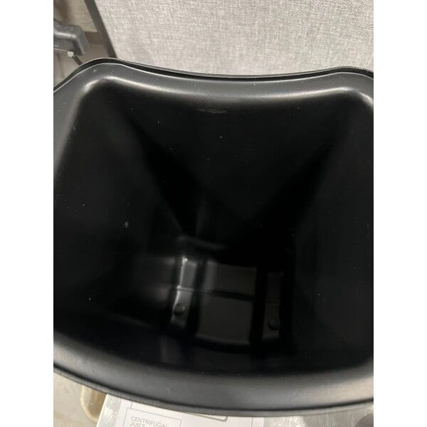 Scratch and Dent Hamilton Beach HJE960R Otto Auto Feed Juice Extractor - 120V