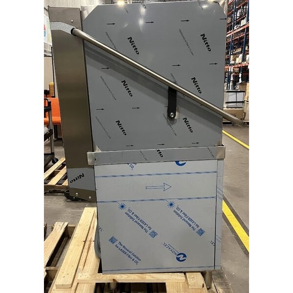 Scratch and Dent MainStreet Equipment HTDT Single Rack High-Temperature Door-Type Dish Machine with Booster Heater - 208-240V, 3 Phase