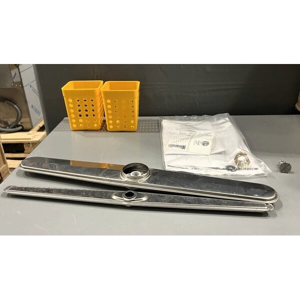 Scratch and Dent MainStreet Equipment HTDT Single Rack High-Temperature Door-Type Dish Machine with Booster Heater - 208-240V, 3 Phase