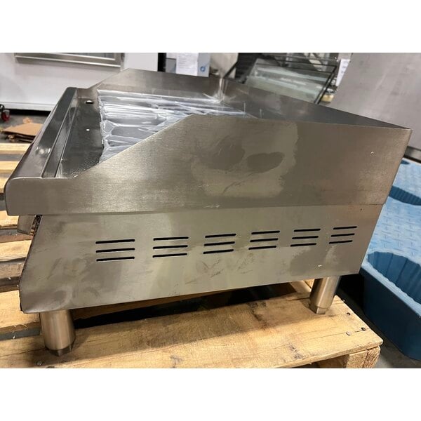 Scratch and Dent Avantco EG30N 30" Electric Countertop Griddle - 208/240V, 3375W-4500W