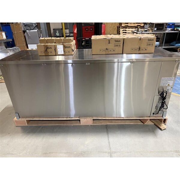 Scratch and Dent Avantco UDD-4-HC-S (2) Four Tap Kegerator Beer Dispenser - Stainless Steel, (3) 1/2 Keg Capacity