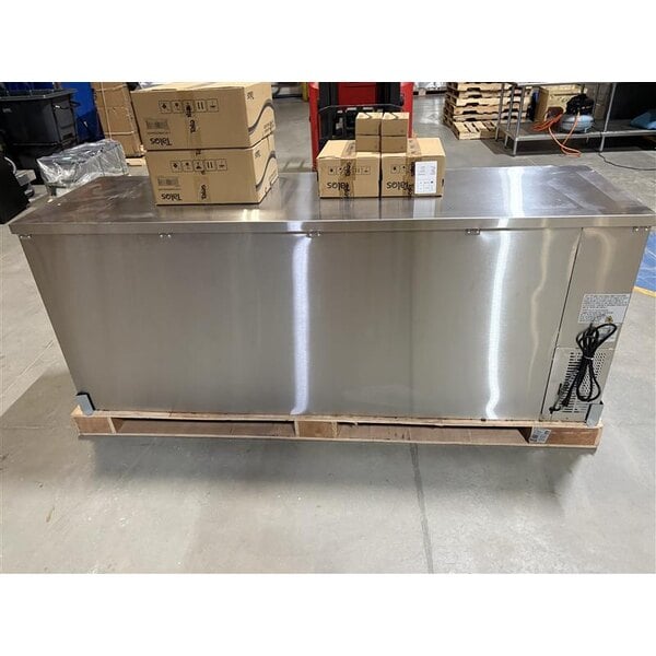 Scratch and Dent Avantco UDD-4-HC-S (2) Four Tap Kegerator Beer Dispenser - Stainless Steel, (3) 1/2 Keg Capacity