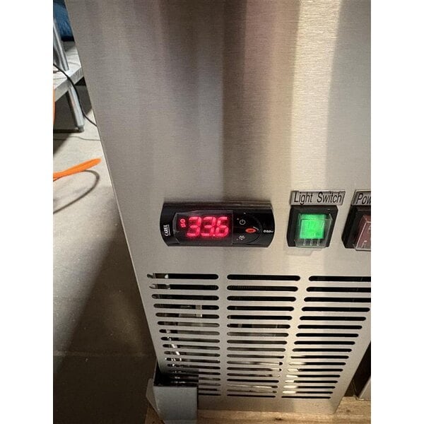 Scratch and Dent Avantco UDD-4-HC-S (2) Four Tap Kegerator Beer Dispenser - Stainless Steel, (3) 1/2 Keg Capacity