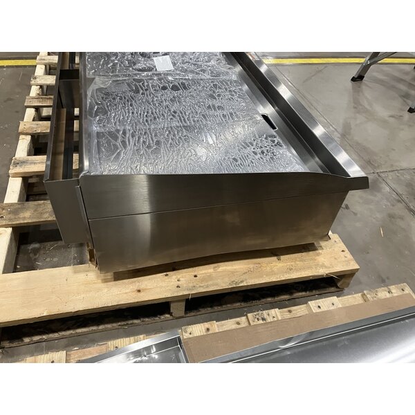 Scratch and Dent Cooking Performance Group GT-CPG-60-NL 60" Gas Countertop Griddle with Thermostatic Controls - 150,000 BTU