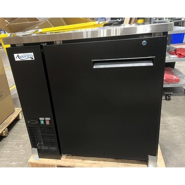 Scratch and Dent Avantco UDD-36-HC 36" Black Triple Tap Kegerator Beer Dispenser - (1) 1/2 Keg Capacity