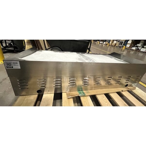 Scratch and Dent Avantco EG48N 48" Electric Countertop Griddle - 208/240V, 10482W-14000W