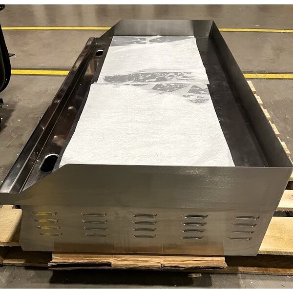 Scratch and Dent Avantco EG48N 48" Electric Countertop Griddle - 208/240V, 10482W-14000W