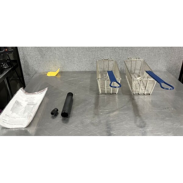 Scratch and Dent Imperial Range IFS-40-E2083 40 lb. Electric Fryer - 208V, 3 Phase