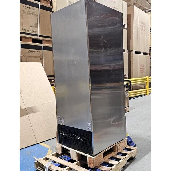 Scratch and Dent Avantco SS-1F-HC 29" Stainless Steel Solid Door Reach-In Freezer