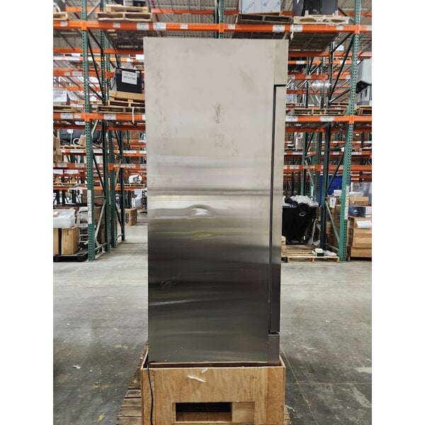 Scratch and Dent Avantco A-35F-HC 39 1/2" Solid Door Reach-In Freezer