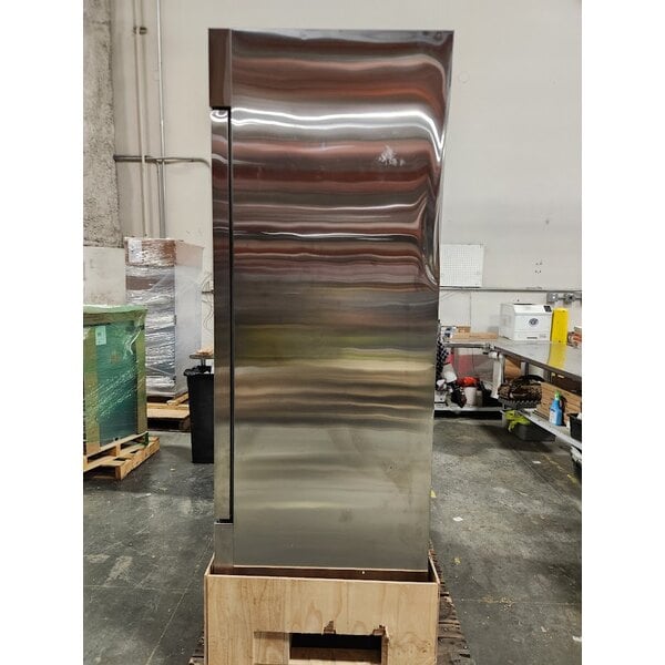 Scratch and Dent Avantco A-35F-HC 39 1/2" Solid Door Reach-In Freezer