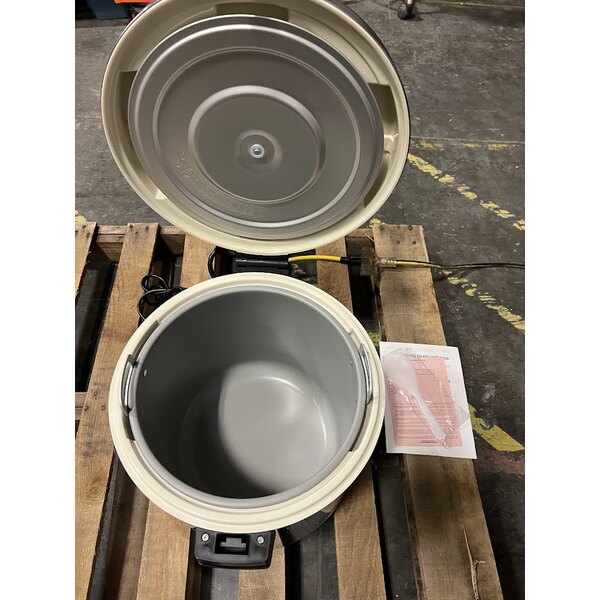 Scratch and Dent Zojirushi THA-803SA 88 Cup (Cooked) Stainless Steel Electric Rice Warmer with Removable Pot - 120V, 77W