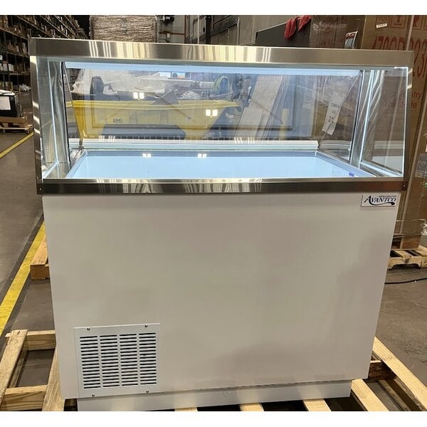 Scratch and Dent Avantco CPW-47-HC 47 1/8" 8 Tub White Deluxe Ice Cream Dipping Cabinet