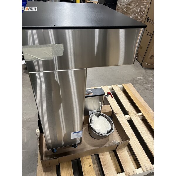 Scratch and Dent Bunn 34600.0006 BrewWISE Dual ThermoFresh DBC Brewer with Funnel Lock - 120/208V, 5700W