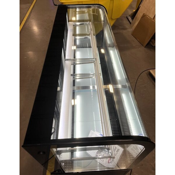 Scratch and Dent Avantco BCD-72 72" Curved Glass Black Dry Bakery Display Case