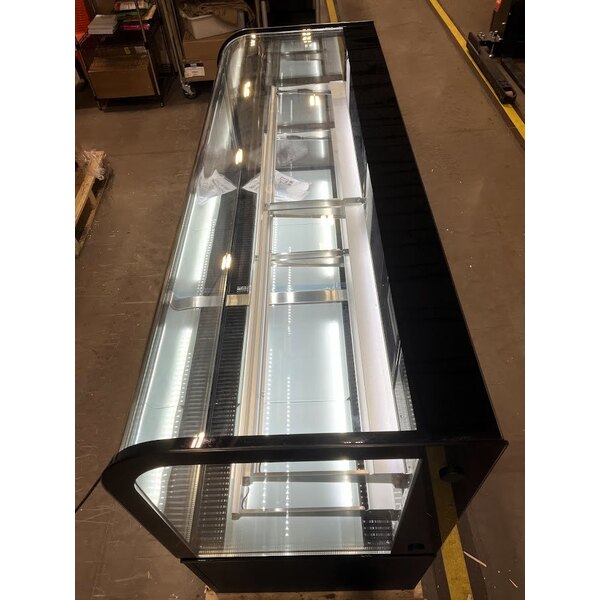 Scratch and Dent Avantco BCD-72 72" Curved Glass Black Dry Bakery Display Case