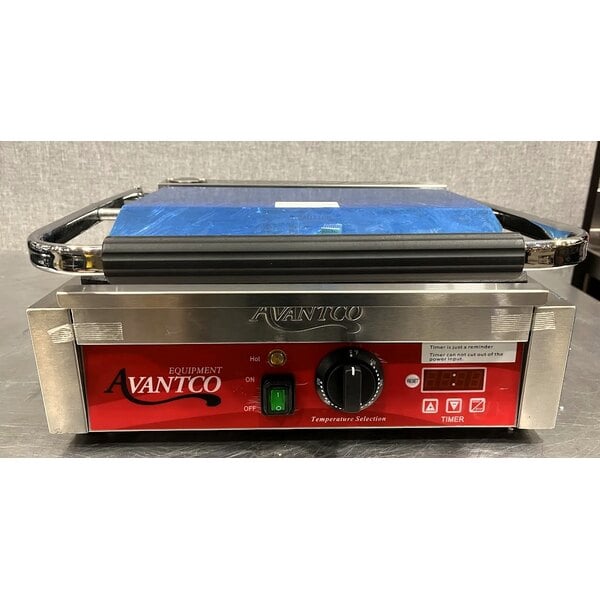 Scratch and Dent Avantco PG200ST Commercial Panini Sandwich Grill with Timer, Smooth Plates, and 13 3/8" x 8 3/4" Cooking Surface - 120V, 1750W