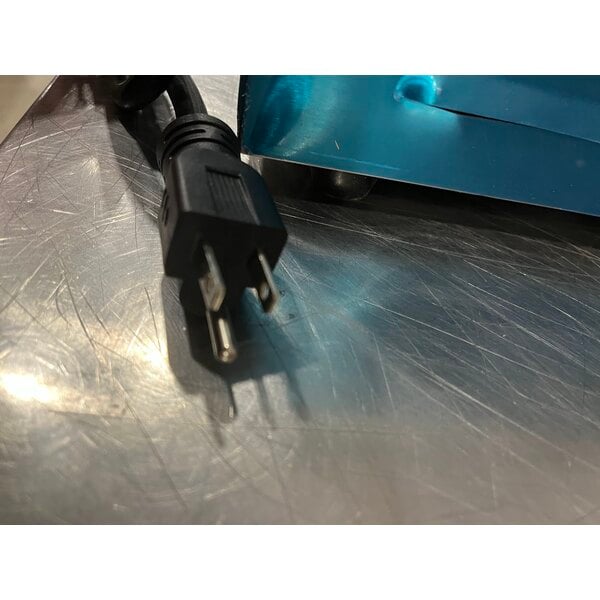 Scratch and Dent Avantco PG200ST Commercial Panini Sandwich Grill with Timer, Smooth Plates, and 13 3/8" x 8 3/4" Cooking Surface - 120V, 1750W