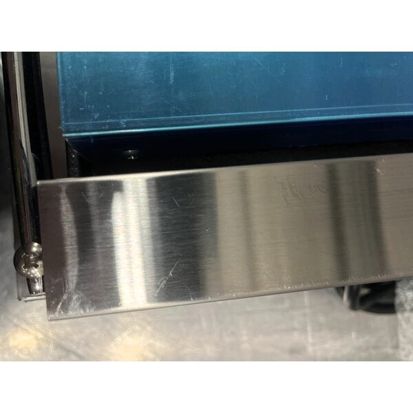 Scratch and Dent Avantco PG200ST Commercial Panini Sandwich Grill with Timer, Smooth Plates, and 13 3/8" x 8 3/4" Cooking Surface - 120V, 1750W