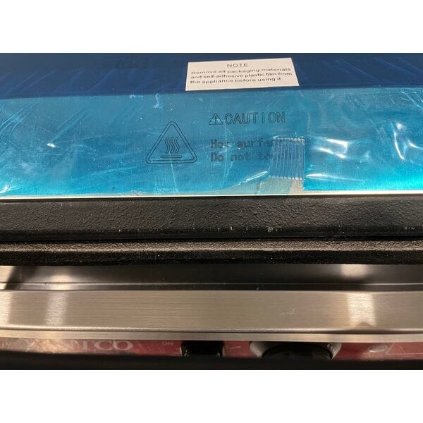 Scratch and Dent Avantco PG200ST Commercial Panini Sandwich Grill with Timer, Smooth Plates, and 13 3/8" x 8 3/4" Cooking Surface - 120V, 1750W