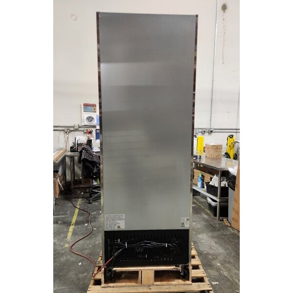 Scratch and Dent Avantco A-19F-HC 29" Solid Door Reach-In Freezer