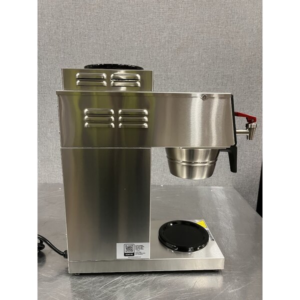 Scratch and Dent Avantco CMAD2 Digital Automatic Coffee Maker with 1 Upper and 1 Lower Decanter