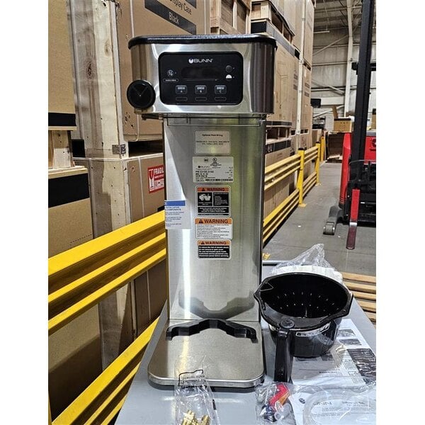 Scratch and Dent Bunn 53100.0100 BrewWISE ICB-DV Infusion Stainless Steel Single Automatic Coffee Brewer - Dual Voltage