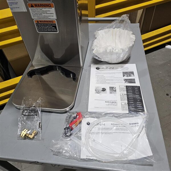 Scratch and Dent Bunn 53100.0100 BrewWISE ICB-DV Infusion Stainless Steel Single Automatic Coffee Brewer - Dual Voltage