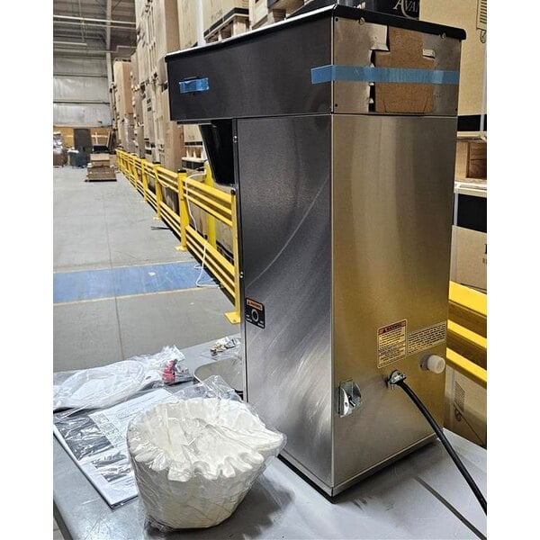 Scratch and Dent Bunn 53100.0100 BrewWISE ICB-DV Infusion Stainless Steel Single Automatic Coffee Brewer - Dual Voltage