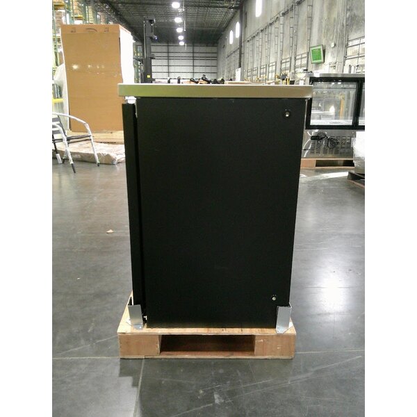 Scratch and Dent Avantco UDD-60-HC (2) Triple Tap Shallow Depth Kegerator Beer Dispenser - Black, (2) 1/2 Keg Capacity