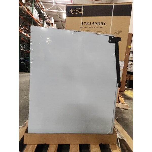 Scratch and Dent Avantco Ice BIN23022 22" Ice Storage Bin - 275 lb.