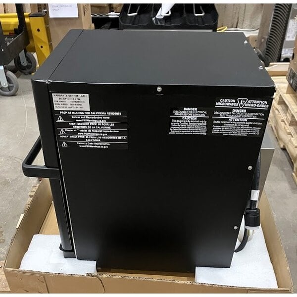 Scratch and Dent Merrychef eikon e1s Classic High-Speed Accelerated Cooking Countertop Oven - 208/240V