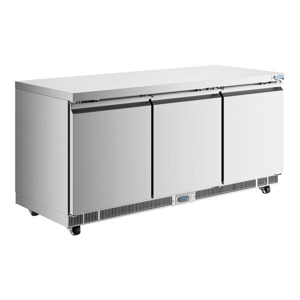 Scratch and Dent Avantco ZUC-72R-HC 72" Front Breathing Undercounter Refrigerator