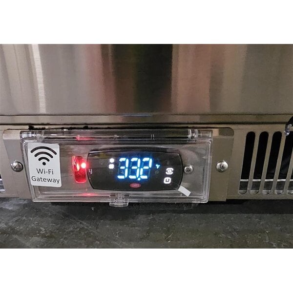 Scratch and Dent Avantco ZUC-72R-HC 72" Front Breathing Undercounter Refrigerator