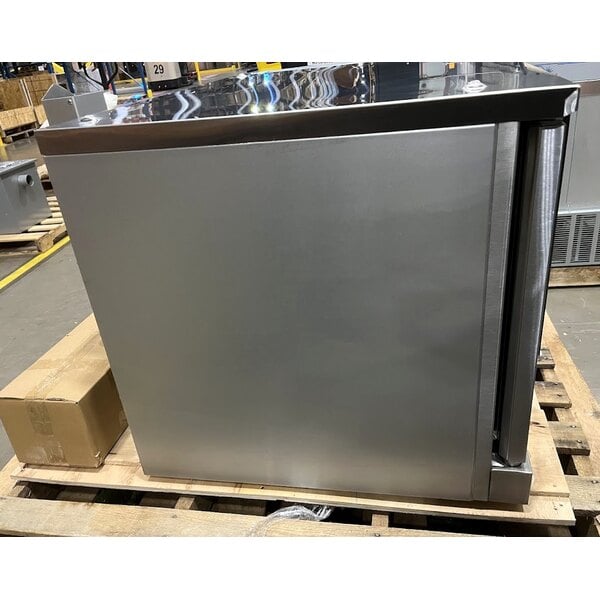 Scratch and Dent Cooking Performance Group FEC-100-C Single Deck Standard Depth Full Size Electric Convection Oven - 208V, 3 Phase, 11 kW