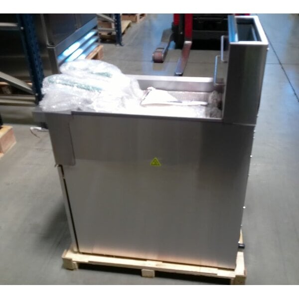 Scratch and Dent Cooking Performance Group FFOP50 Natural Gas 50 lb. Stainless Steel Open Pot Floor Fryer - 120,000 BTU