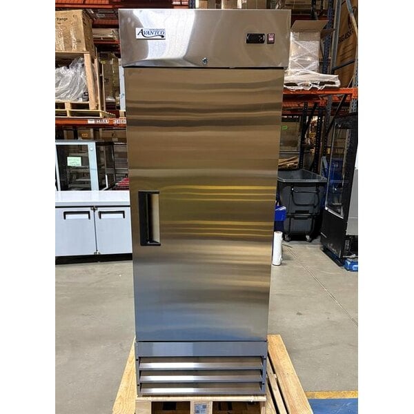 Scratch and Dent Avantco A-23F-HC 29" Solid Door Reach-In Freezer
