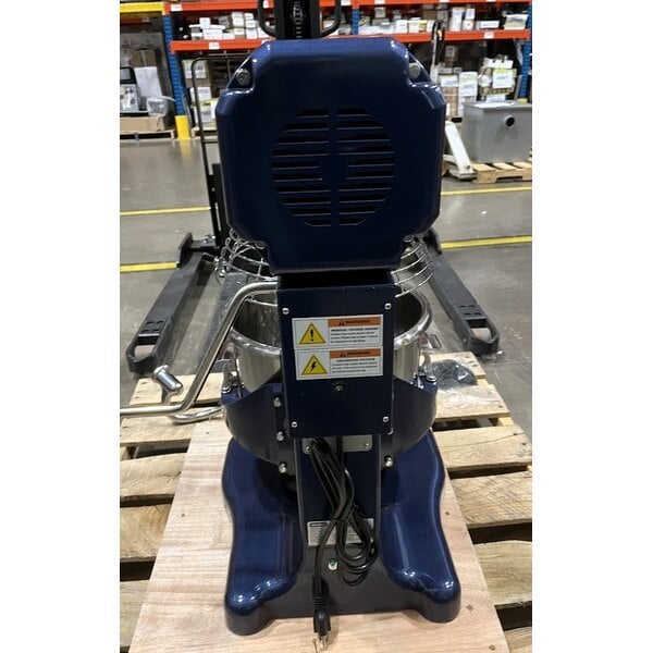 Scratch and Dent Waring Luna WSM20LT 20 Qt. Planetary Stand Mixer with Guard, Timer, and Standard Accessories - 120V, 1 hp