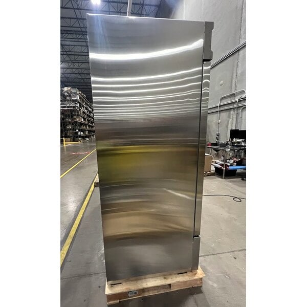 Scratch and Dent Avantco SS-3R-HC 81 5/16" Stainless Steel Solid Door Reach-In Refrigerator