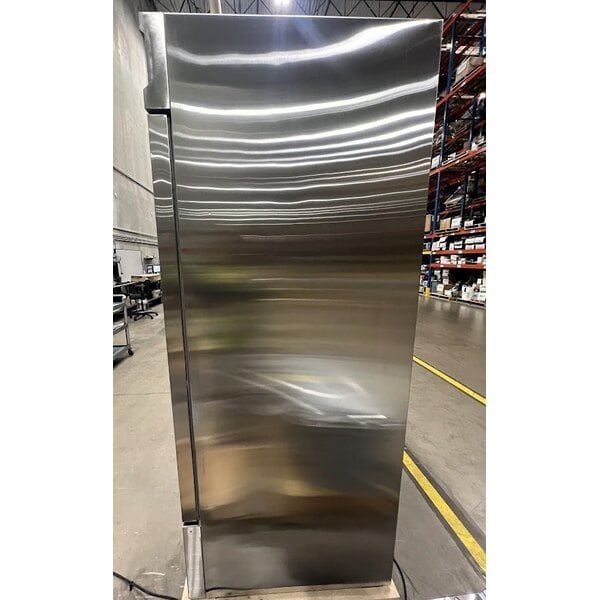 Scratch and Dent Avantco SS-3R-HC 81 5/16" Stainless Steel Solid Door Reach-In Refrigerator