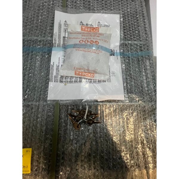 Scratch and Dent Avantco SS-3R-HC 81 5/16" Stainless Steel Solid Door Reach-In Refrigerator