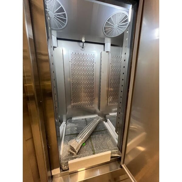 Scratch and Dent Avantco SS-3R-HC 81 5/16" Stainless Steel Solid Door Reach-In Refrigerator